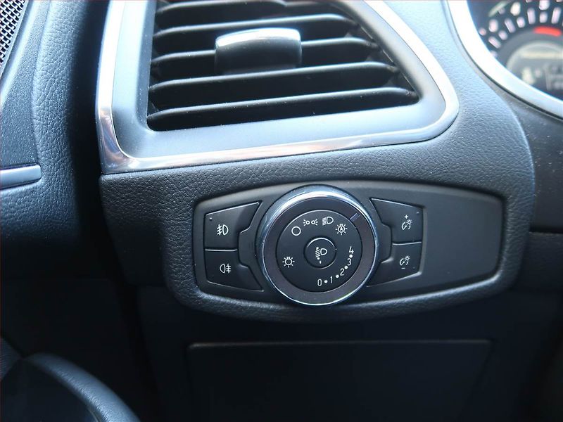 Ford Galaxy (2019) Titanium 2.0 EcoBlue, 4X4 - fotka 18 z 23