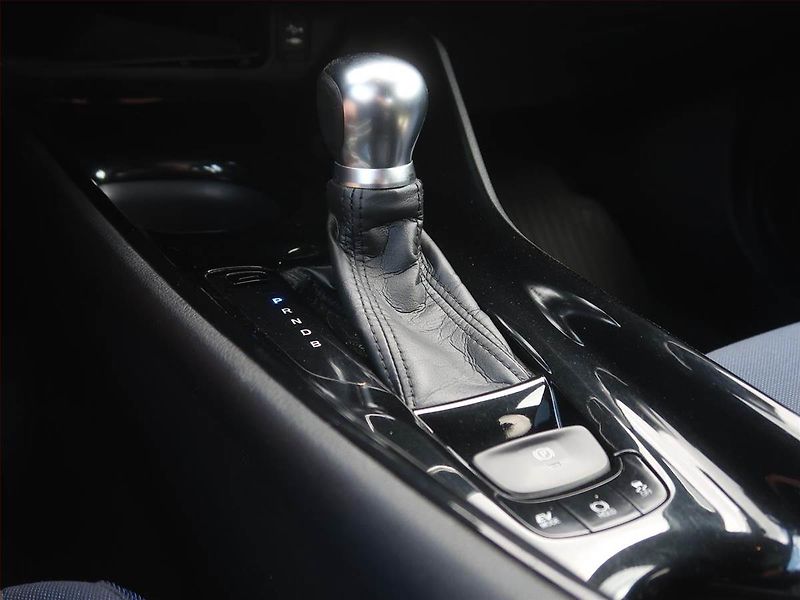 Toyota C-HR (2017) 1.8 Hybrid, Automat - fotka 13 z 18