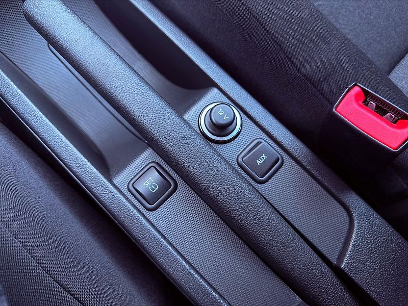 Škoda Rapid 1.2 TSi Ambition, Serviska - fotka 20 z 23