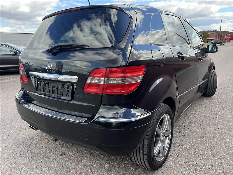 Mercedes-Benz Třídy B 2,0 i CNG ČR KLIMA SERVIS PNEU - fotka 36 z 37