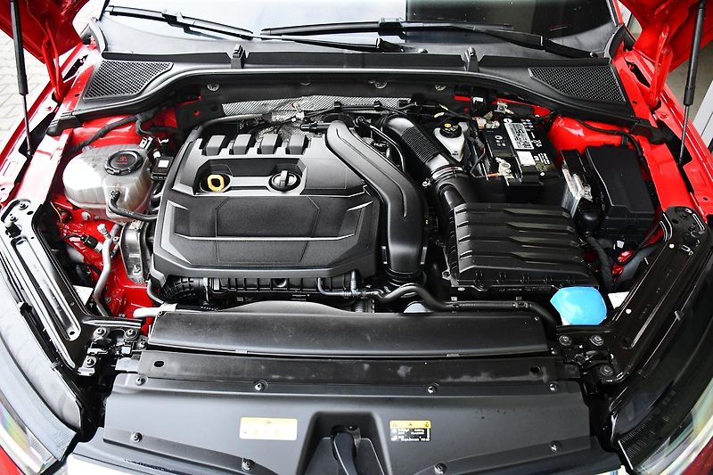 Škoda Octavia 1.5TSi ČR 1M Ambition - fotka 40 z 41