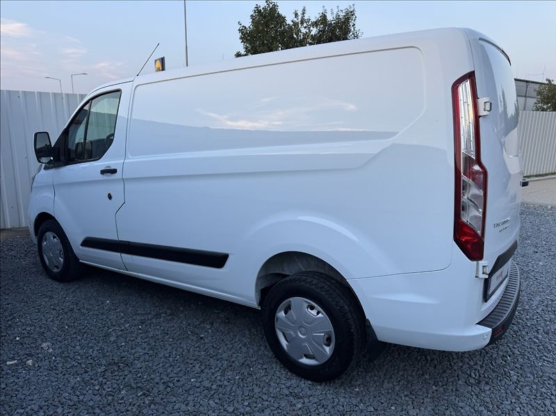 Ford Transit Custom 2,0 TDCi L1H1 DPH 1.maj ČR - fotka 10 z 50