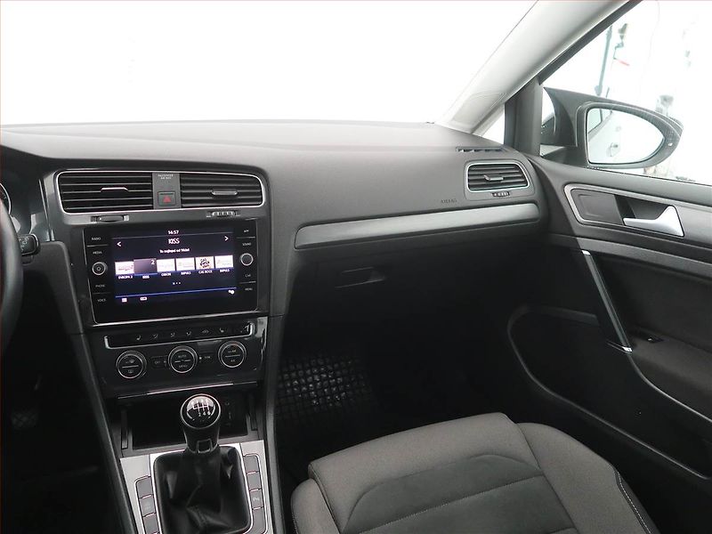 Volkswagen Golf (2019) Highline 1.0 TSI, Tempomat - fotka 8 z 18