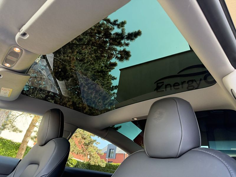 Tesla Model 3 Long Range AWD Tažné - fotka 13 z 38