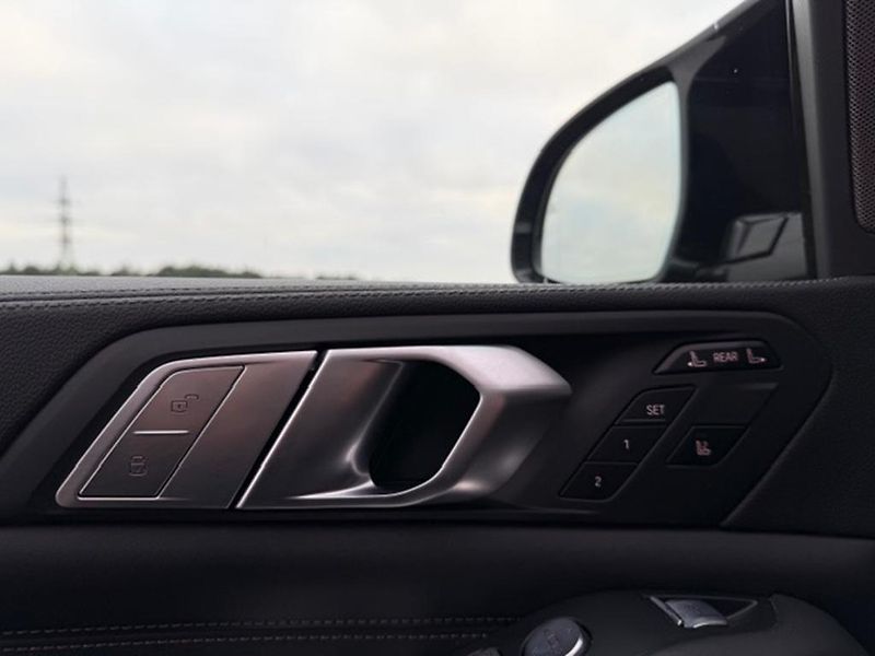 BMW X7 4,0i xDrive,mPaket competition - fotka 18 z 50