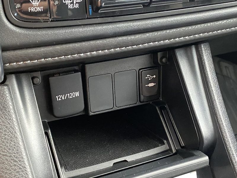 Toyota Auris 1.4D, ČR, Active, manual - fotka 22 z 29