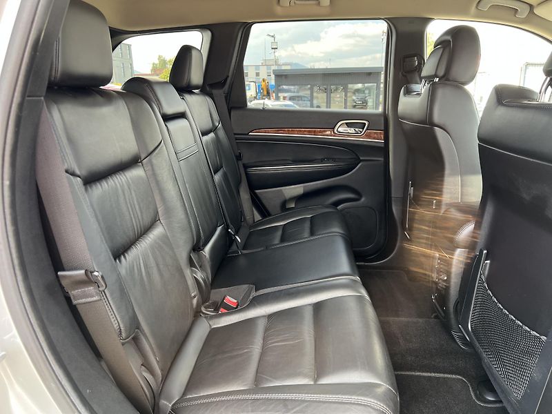 Jeep Grand Cherokee 3.0CRD AUTOMAT LIMITED TAŽNÉ - fotka 32 z 43