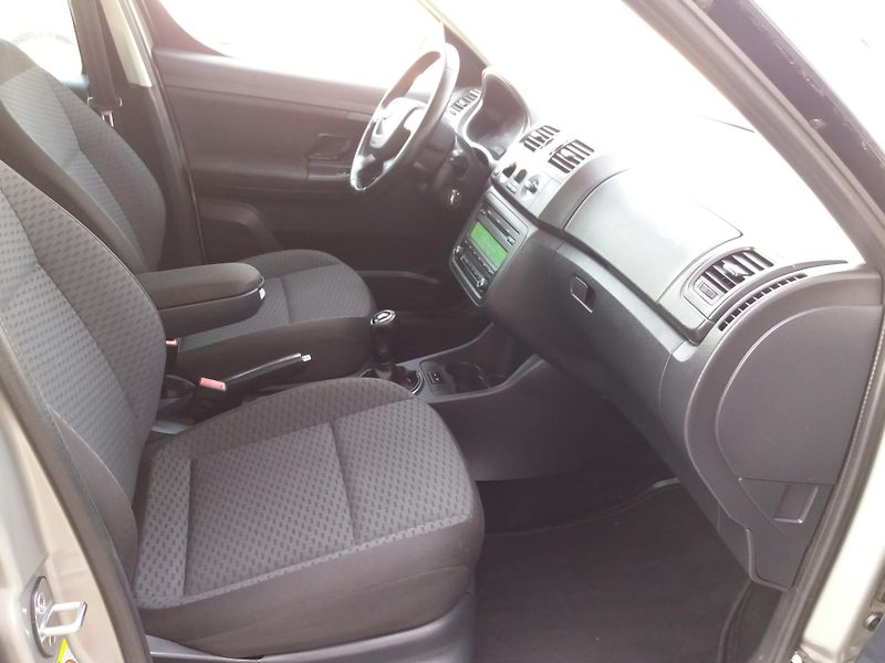 Škoda Roomster 1.2TSi,63kW,KLIMA,1.MAJITE-ČR! - fotka 13 z 25