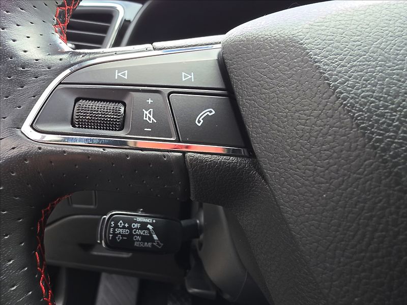 Seat Leon 1,4 TSi 92KW FR LED NAVI KŮŽE - fotka 17 z 49