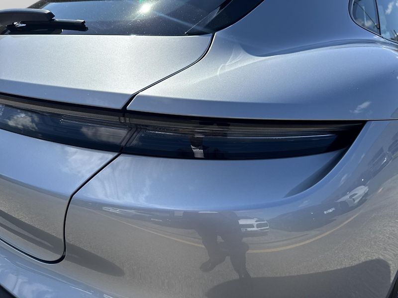 Porsche Taycan Sport Turismo - fotka 10 z 30