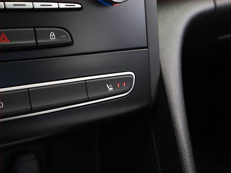 Renault Mégane (2018) 1.6 SCe, Serv.kniha, Navi - fotka 16 z 17