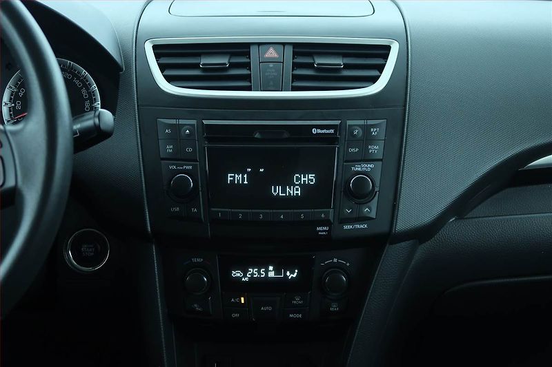 Suzuki Swift (2011) 1.2, Automat, Serv.kniha - fotka 12 z 21