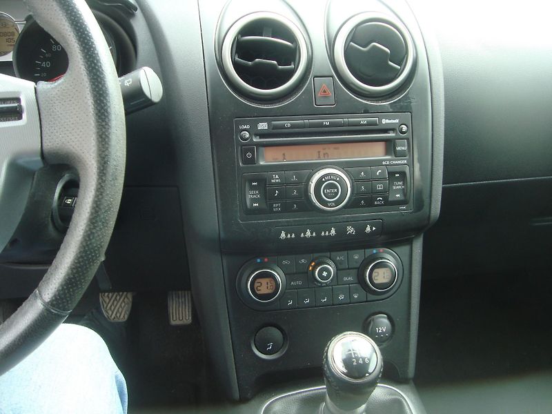 Nissan Qashqai (2007) 2,0  - fotka 14 z 15