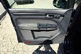 Volkswagen Touran (2011) 2,0 TDI 103 kW - náhled 24