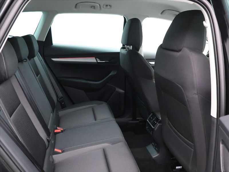 Škoda Karoq 2,0 TDI DSG 4x4 Virtual DPH - fotka 12 z 30