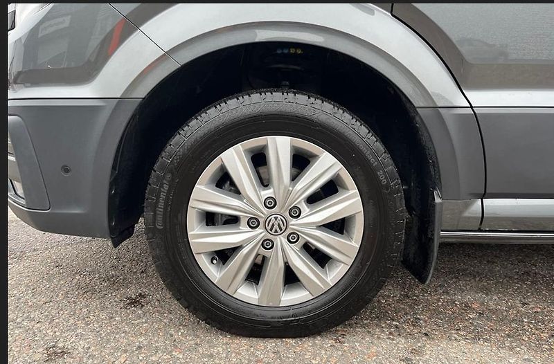 Volkswagen Grand California 680 2.0 TDI 4x4 - max 3880 kg - fotka 9 z 27