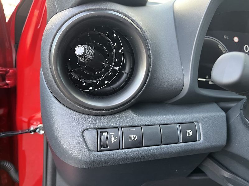 Toyota C-HR 1,8 HEV Style - fotka 17 z 27