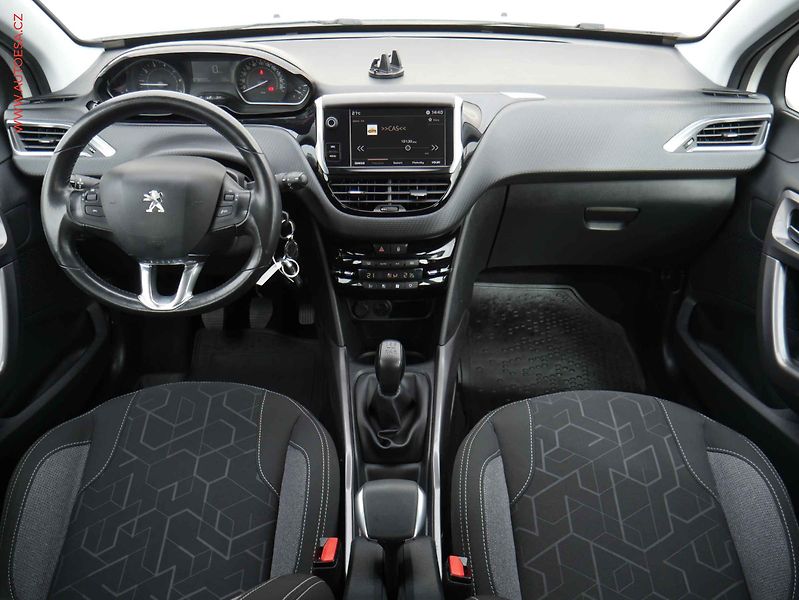 Peugeot 2008 (2017) 1.2PT, 2.maj,ČR, Active - fotka 8 z 18