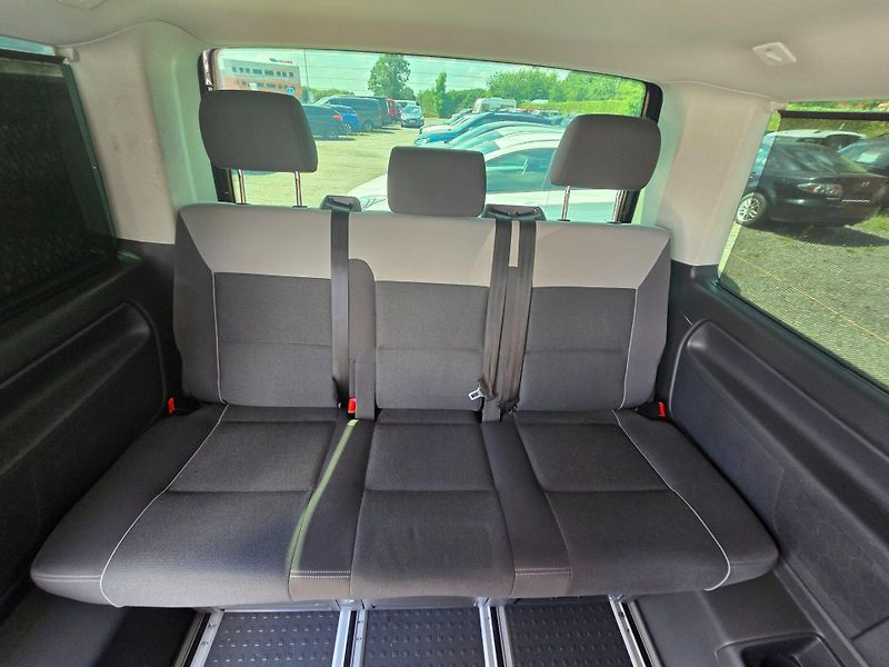 Volkswagen Multivan (2014) 2.0 TDi 103KW DSG pravidelný s - fotka 16 z 21