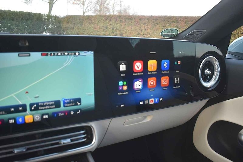 Mercedes-Benz CLA EQ je zástupce nové generace elektromobilů.