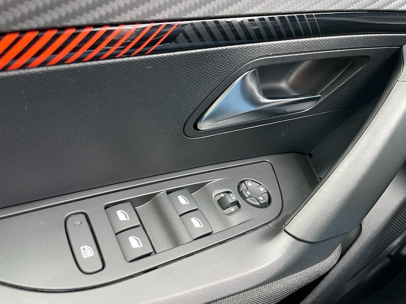 Peugeot 2008 (2021) 1.2 PureTech ČR! 1.majitel! - fotka 21 z 28
