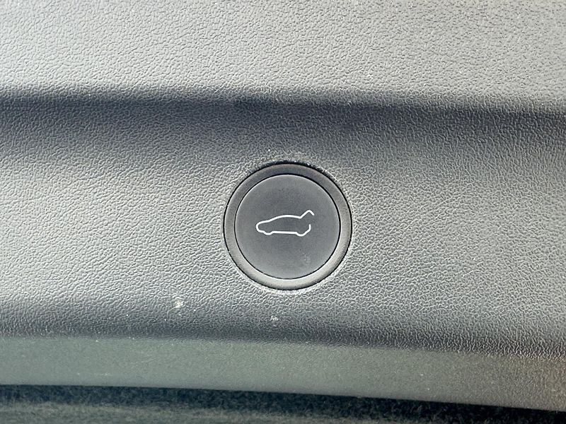 Tesla Model Y LR AWD Tažné EAP Boost Bílý in - fotka 24 z 27