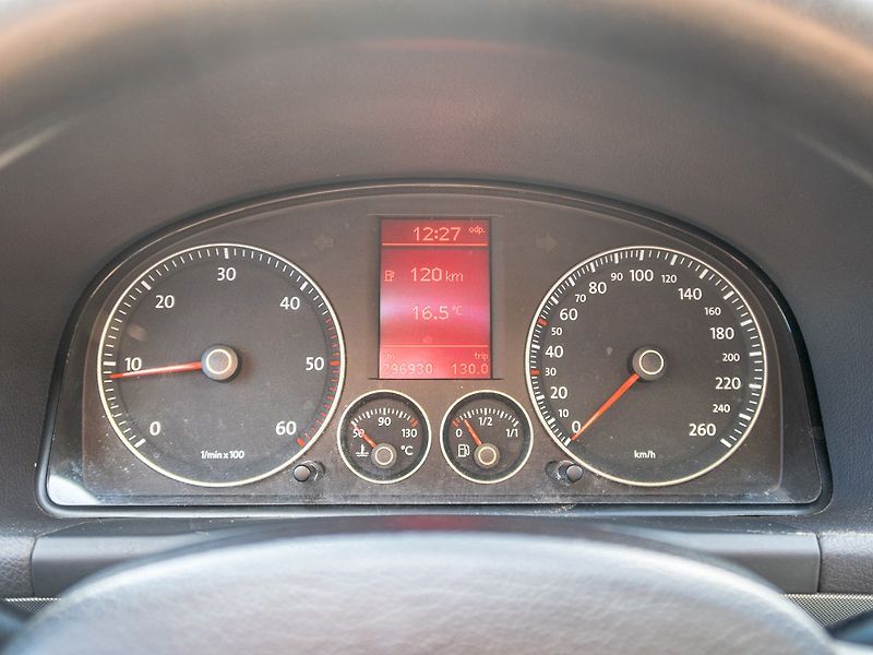 Volkswagen Touran (2006) 1.9TDI 77KW – 7 sedadel - fotka 16 z 44