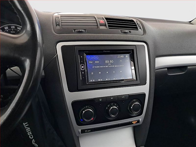 Škoda Octavia (2011) Ambiente 1.6 TDI, po STK - fotka 12 z 13