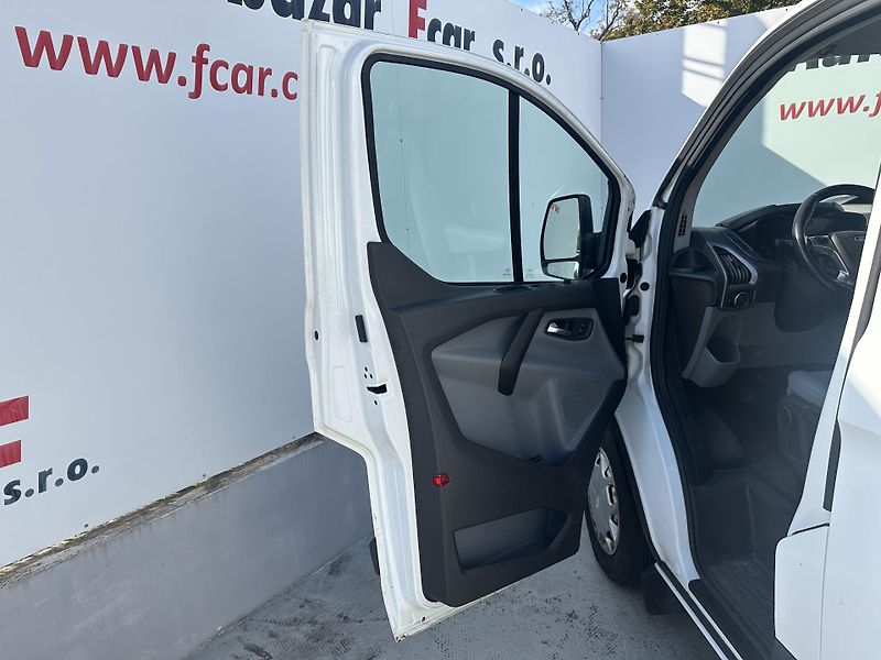 Ford Transit Custom (2018) 2.0TDCi 77kW 9 míst - fotka 9 z 25
