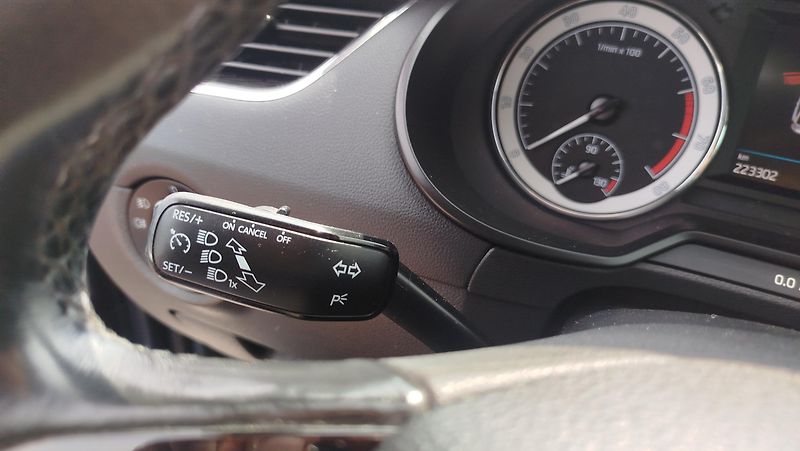 Škoda Octavia (2018) 1.5 tsi  TAŽNÉ ZAŘÍZENÍ  - fotka 9 z 30