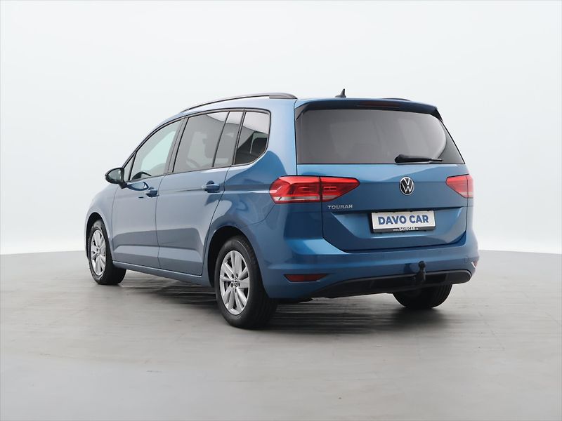 Volkswagen Touran 1,5 TSI 110kW DSG Matrix DPH - fotka 5 z 34