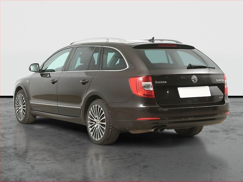 Škoda Superb (2014) Laurin&Klement 2.0 TDI, 4X4 - fotka 4 z 17