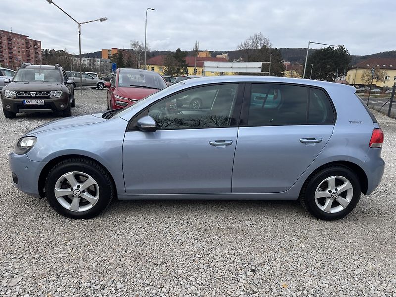 Volkswagen Golf 1.2TSi,rezervace - fotka 6 z 41