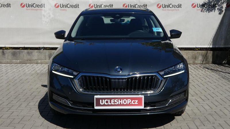 Škoda Octavia 2,0 TDI 85kW Style Combi - fotka 2 z 22