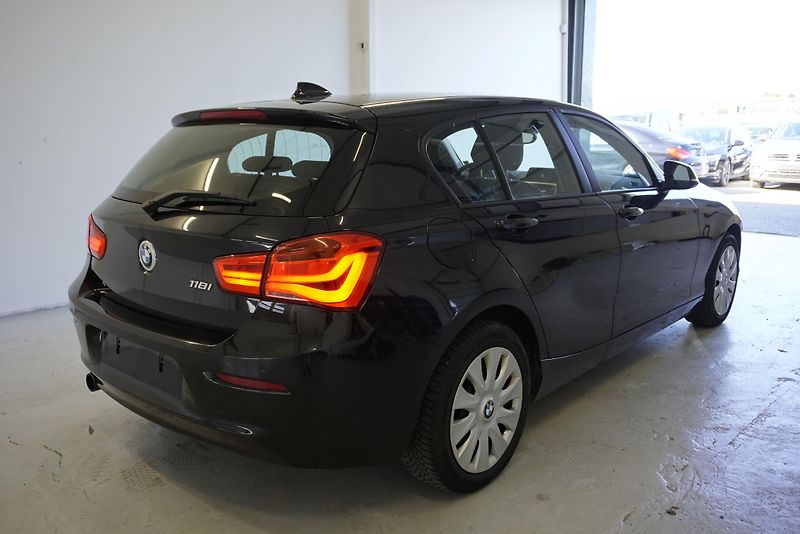 BMW Řada 1 118i 1.5 AUTOMAT - fotka 5 z 27