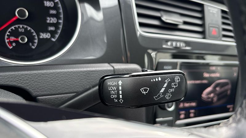 Volkswagen Golf (2019) 1.6 TDI REZERVNÍ KOLO - fotka 18 z 22