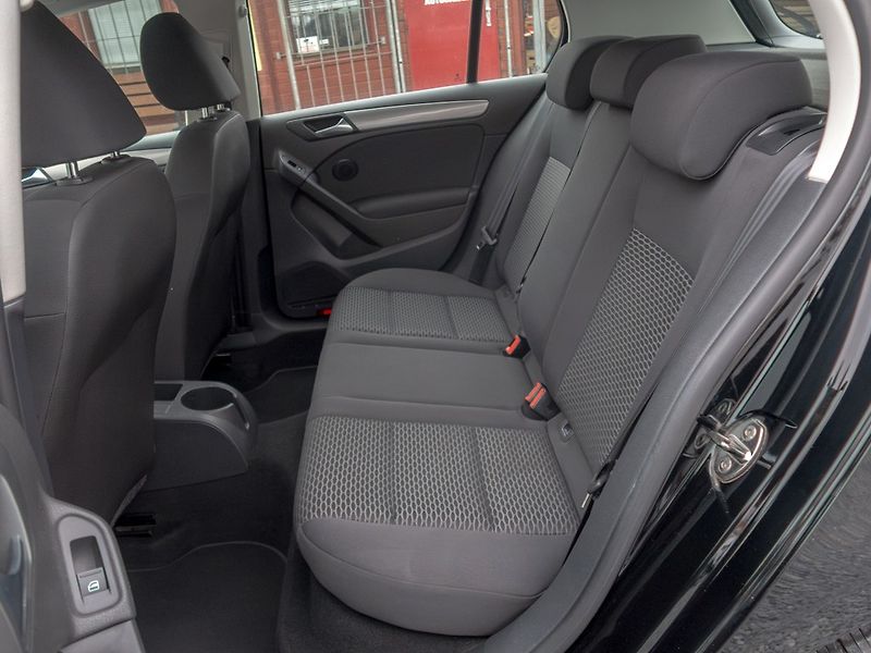 Volkswagen Golf (2012) 1.6TDI 77KW – SERVIS - fotka 33 z 46