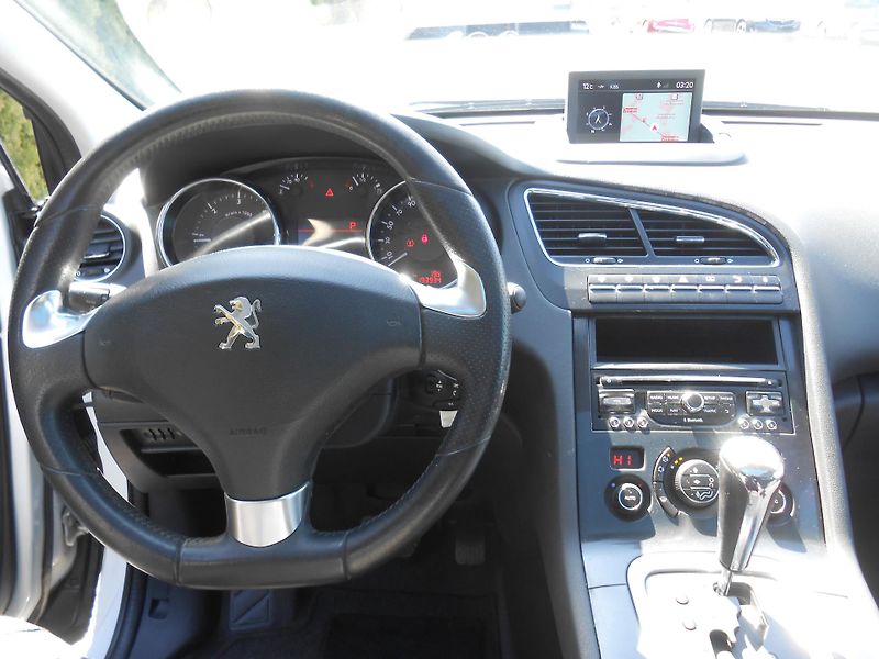 Peugeot 5008 88KW,NAVI,PANORAMA,AUTOMAT - fotka 31 z 45