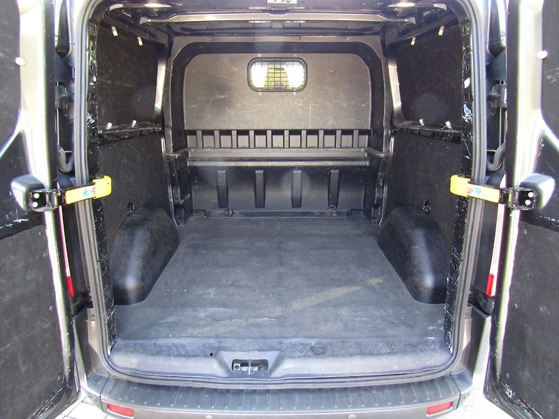 Ford Transit Custom (2016) 2.0 TDCi96kW BEZ KOROZE - fotka 17 z 28