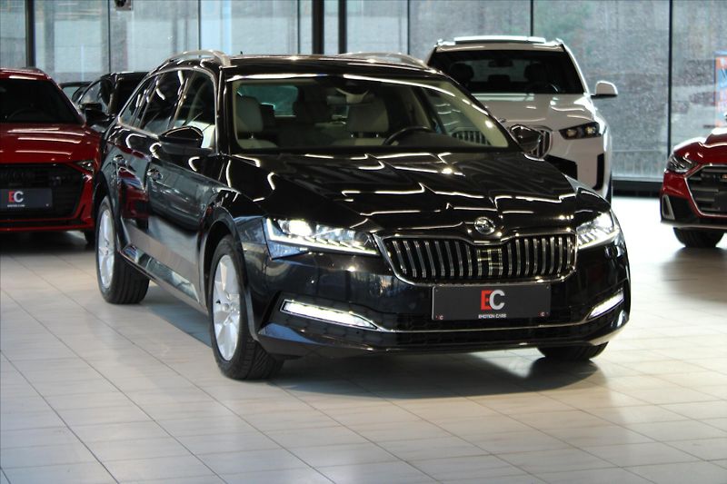 Škoda Superb TDi DSG 4x4 Style Combi - fotka 33 z 34