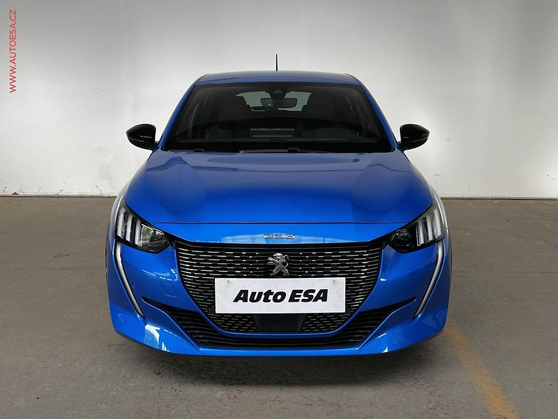 Peugeot 208 (2019) 1.2 PT, GT, LED, navi - fotka 2 z 19