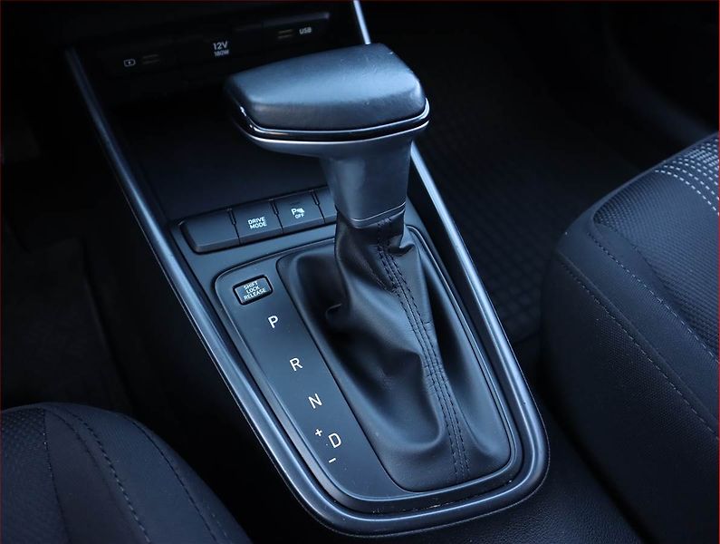 Hyundai i20 (2022) 1.0 T-GDI, Automat, Serv.kniha - fotka 13 z 19