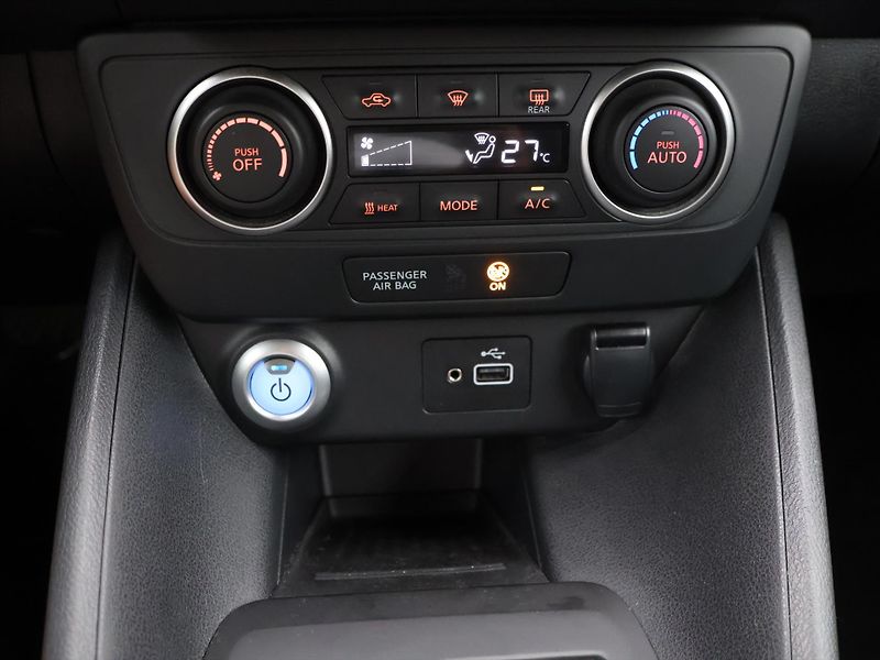Nissan Leaf 110kW ACENTA 40kWh CZ - fotka 20 z 30