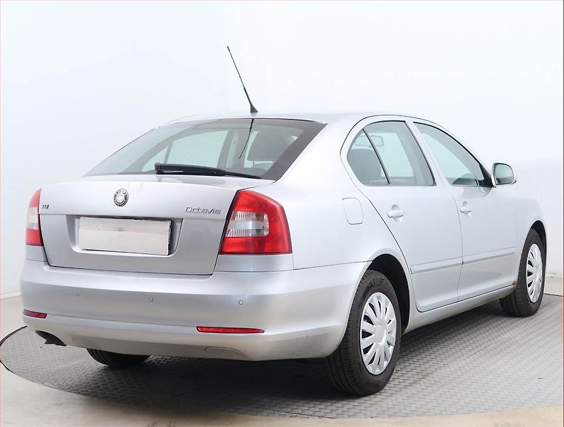 Škoda Octavia (2009) 2.0 TDI, po STK, plně pojízdný - fotka 5 z 14