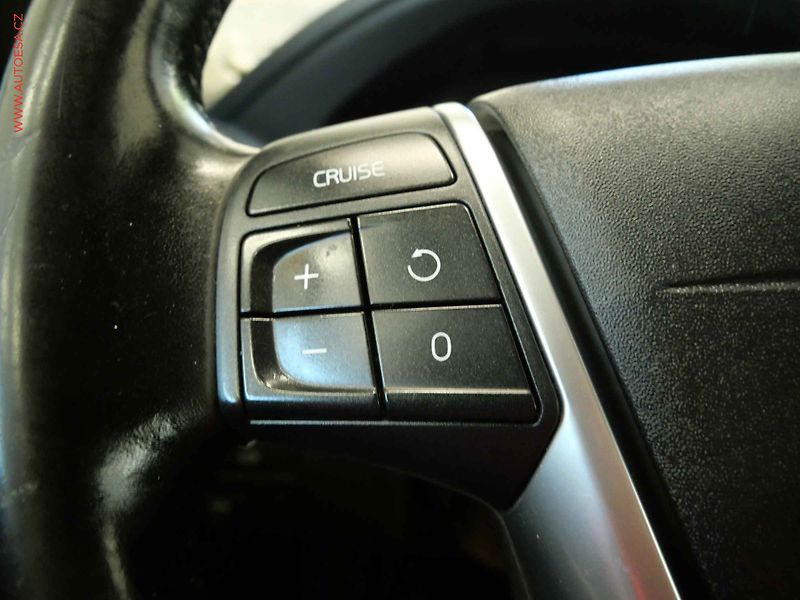 Volvo XC60 (2011) 2.4d 4x4, 2.maj, Xenon, kůže - fotka 16 z 21