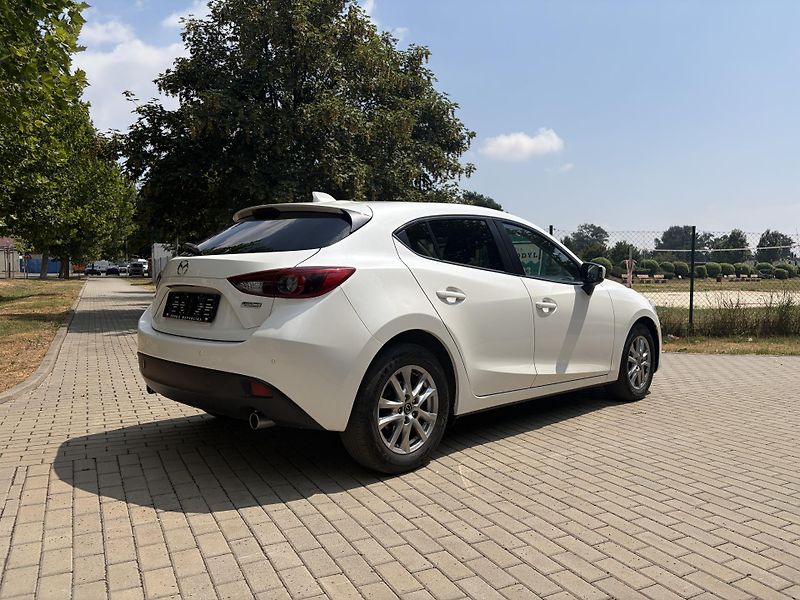 Mazda 3 2.0 Center-Line - fotka 10 z 30