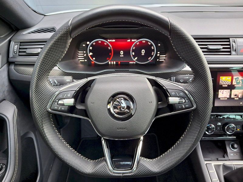 Škoda Superb (2023) Sportline 1.5TSi 110kW - fotka 16 z 35