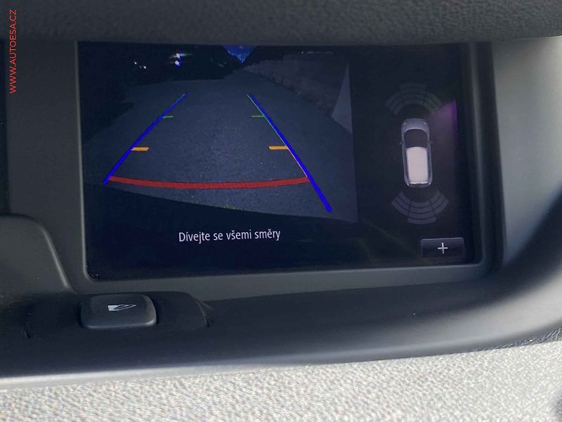 Renault Scénic (2016) 1.5dCi, BOSE, AT, kamera - fotka 17 z 17