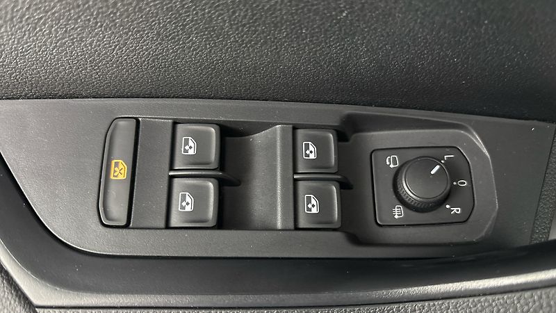 Škoda Karoq 1.5 TSI DSG Style - fotka 20 z 27