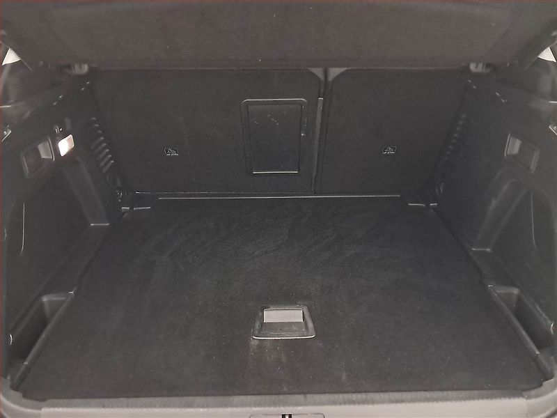 Peugeot 3008 (2018) 1.6 BlueHDi, Automat - fotka 14 z 18